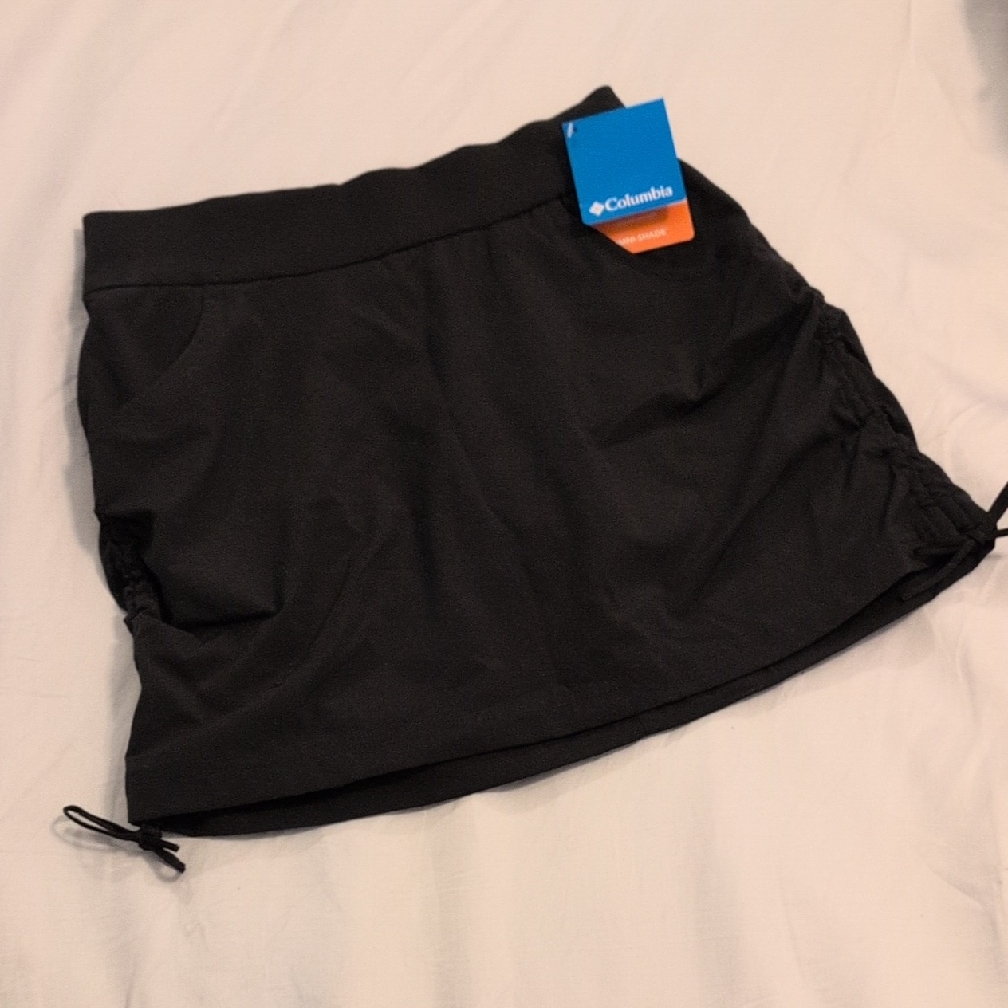 Columbia Black Skirt With Adjustable Features